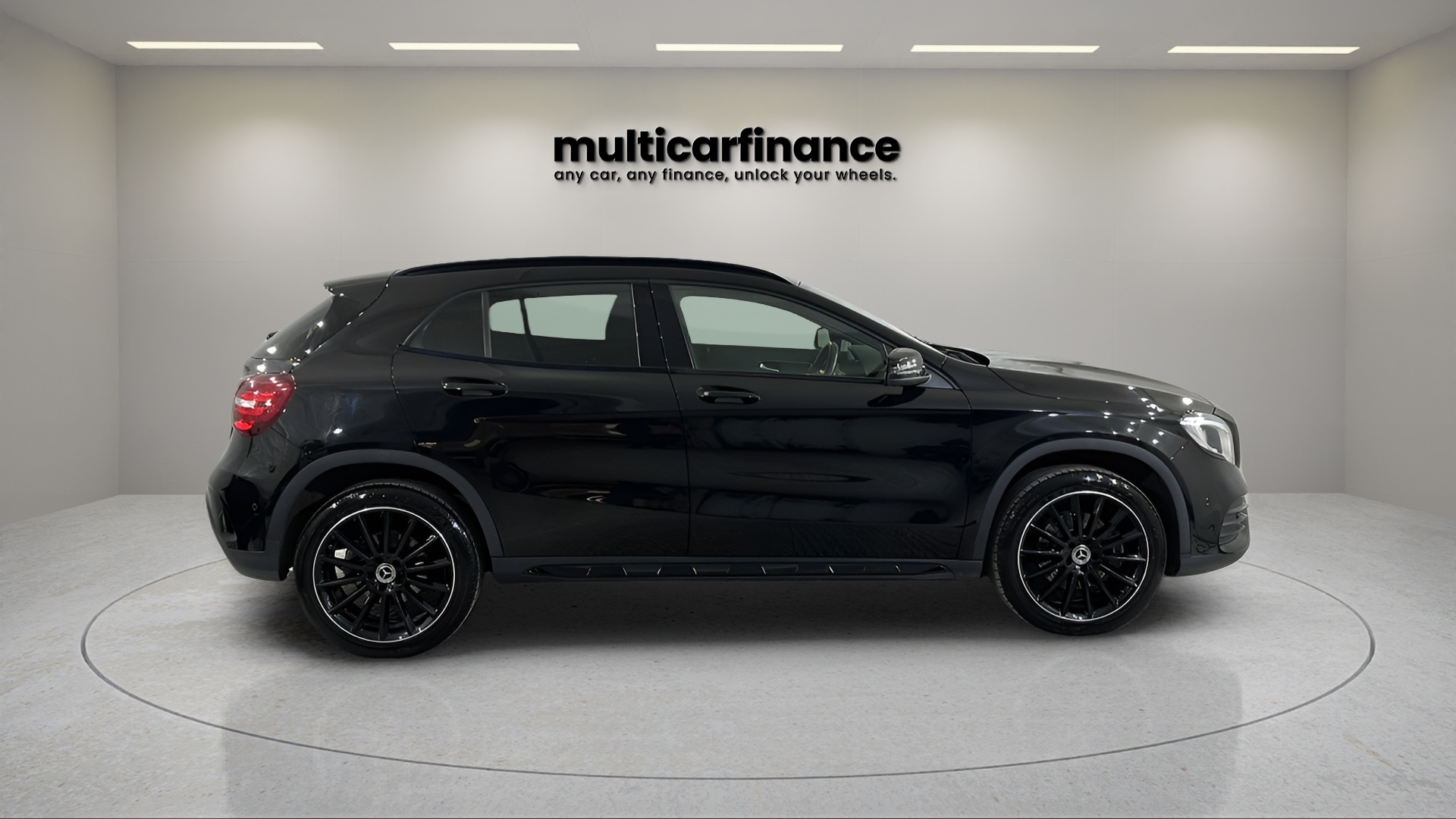 MERCEDES-BENZ GLA GLA 220d 4Matic AMG Line Premium 5dr Auto